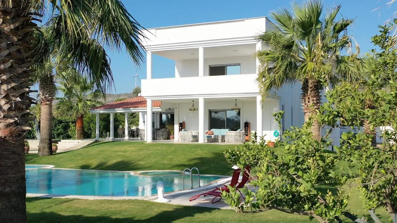 Alashato Alacati Villa