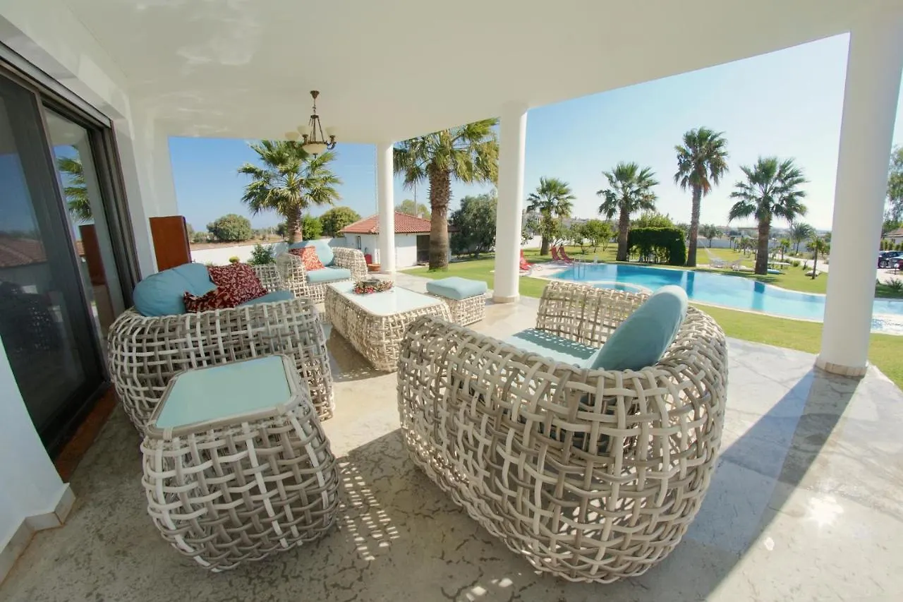 Alashato Alacati Villa